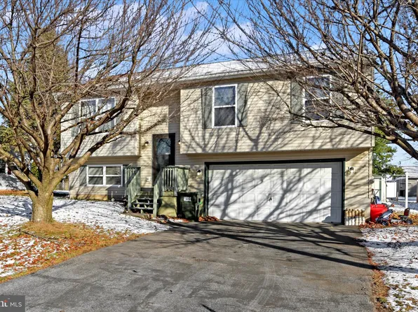 917 Maple Ln, Lebanon, PA 17046