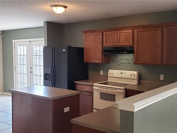 5th image of 3835 Drury Dr