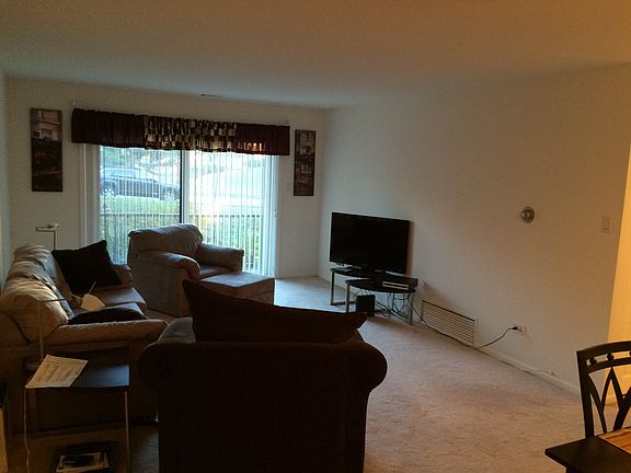 3rd image of 7510 Farmingdale Dr APT 101