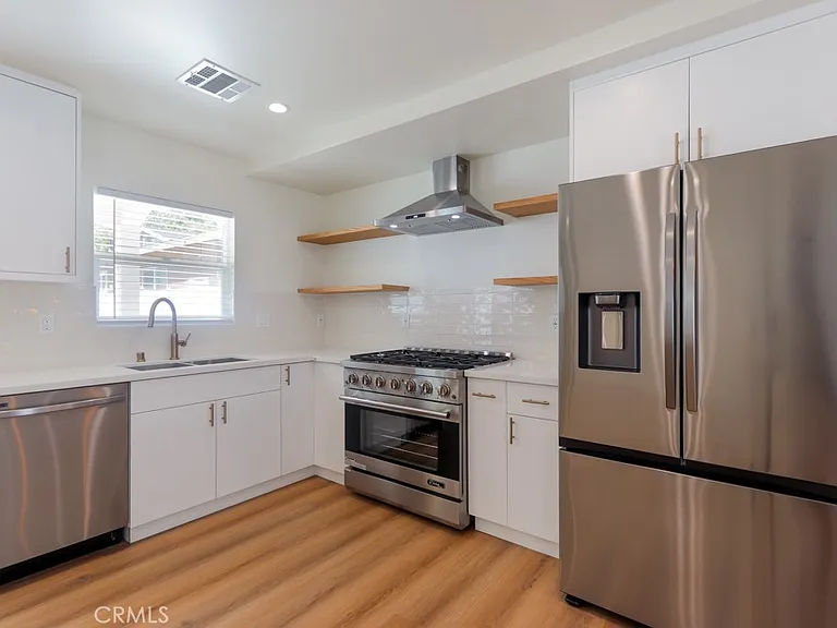5221 E Willow — Photo 10