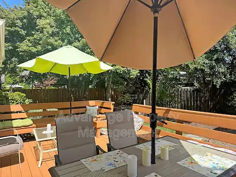 1622 SW Country Club Pl — Photo 22
