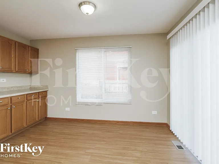 478 Foxborough Trl — Photo 6