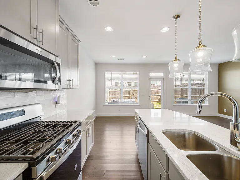 72 Garrison Dr — Photo 7