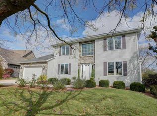 2208 Meadow Grn, Stoughton, WI 53589
