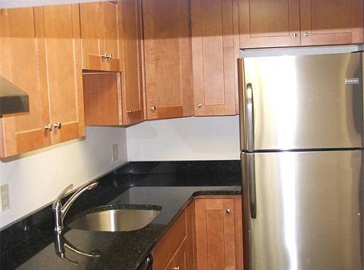 4th image of 80 Fountain Ln APT 2