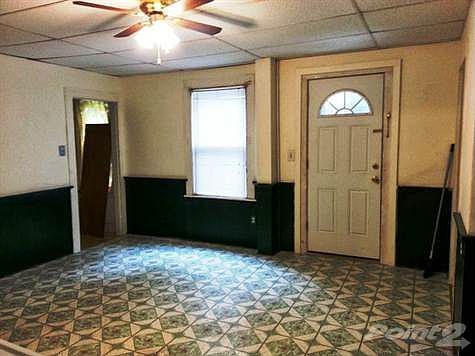 Ceiling fan in kitchen
