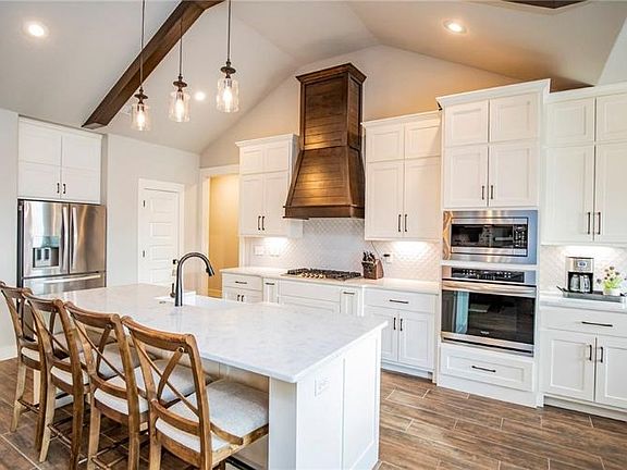 3rd image of 1410 Montieri Dr