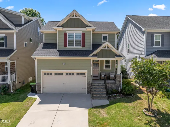 712 Goldenview Acres Ct, Apex, NC 27502