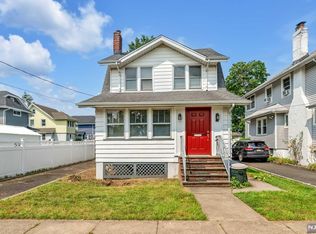 2 Pershing Ct, Ridgefield Park, NJ 07660
