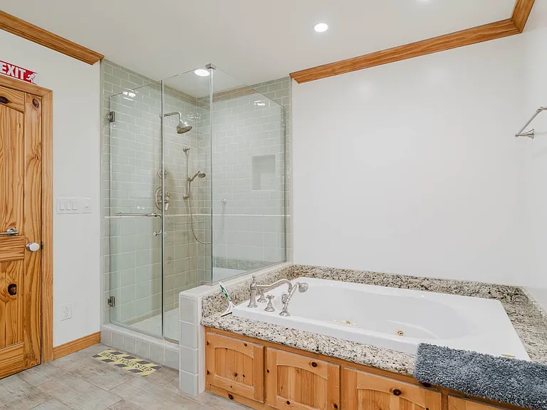 1527 N Valley St — Photo 26