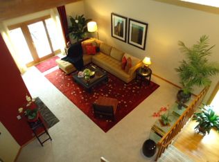 6816 Stonewood Ct, Eden Prairie, MN 55346