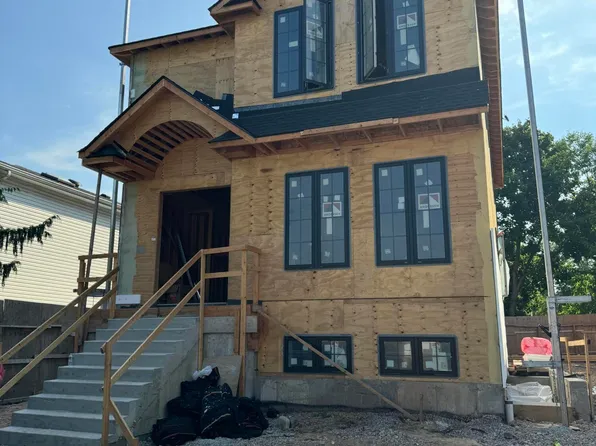 470 Vernon Ave, Staten Island, NY 10309