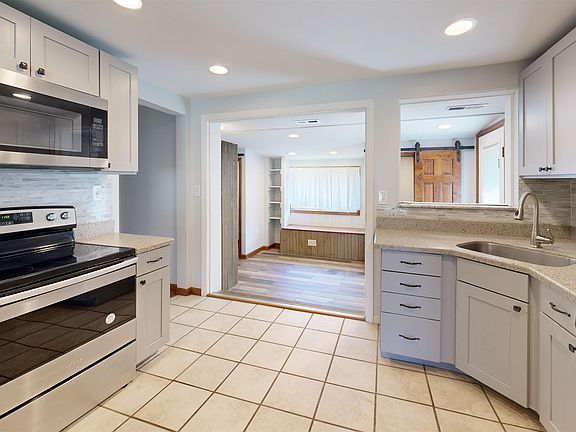 3rd image of 709 3rd St E