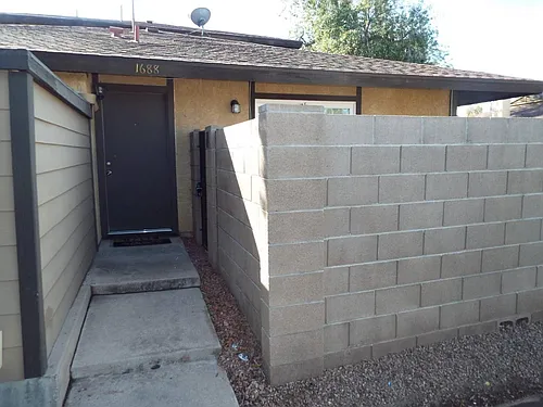 1688 W Village Way Photo 1