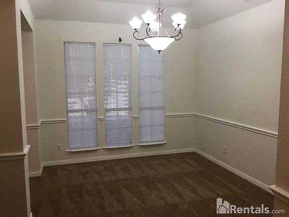5th image of 600 Dover Heights Trl