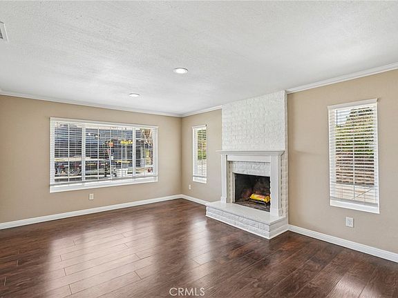 3rd image of 14342 Laurel Dr