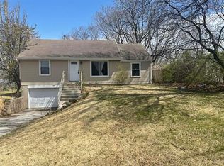 5139 Hayes St, Merriam, KS 66203