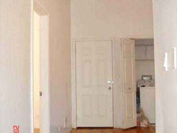 5th image of 1102 N Ashland Ave #3F
