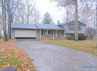 1608 S Briarcrest Rd, Bryan, OH 43506