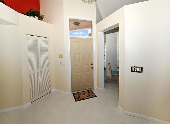 Home For Sale In Broken Sound