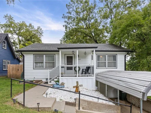 2507 Maple Ave, Leavenworth, KS 66048