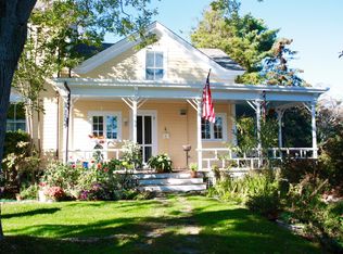 1990 Main Rd, Westport Pt, MA 02791