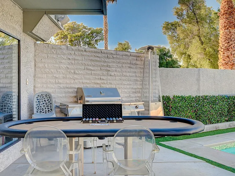 964 Vegas Valley Dr — Photo 21