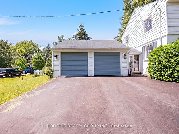 5th image of 1558 Broadmoor Ave