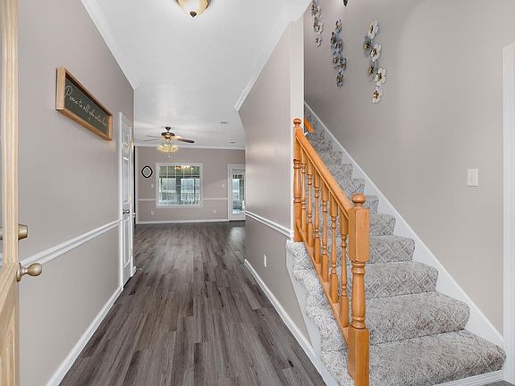 5th image of 136 Windy Oaks Dr
