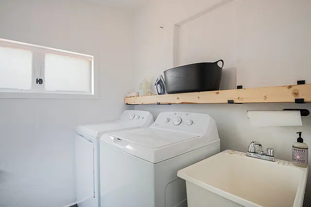 219 Princeton Dr SE — Photo 3