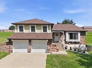 4913 NW Downing St, Blue Springs, MO 64015