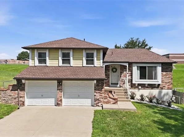 4913 NW Downing St, Blue Springs, MO 64015