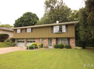 1802 Springfield Rd, East Peoria, IL 61611