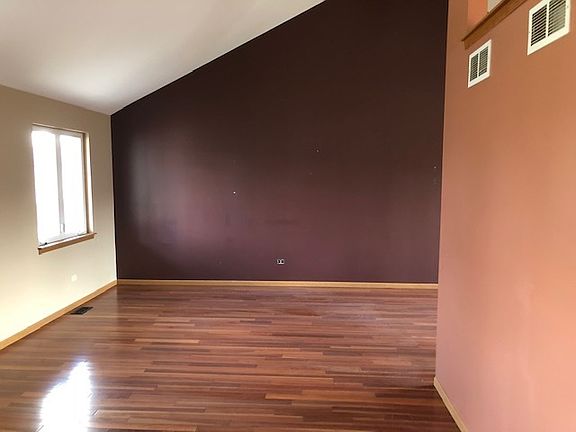 3rd image of 16627 W Montauk Dr