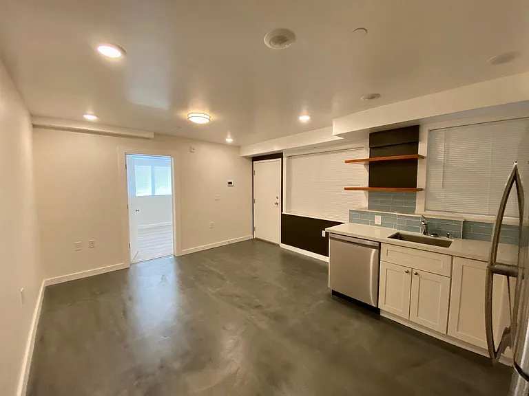 710 Central Ave #E — Photo 3