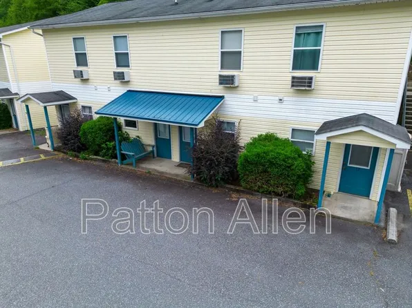 183 Citadel Dr APT 185C, Cullowhee, NC 28723