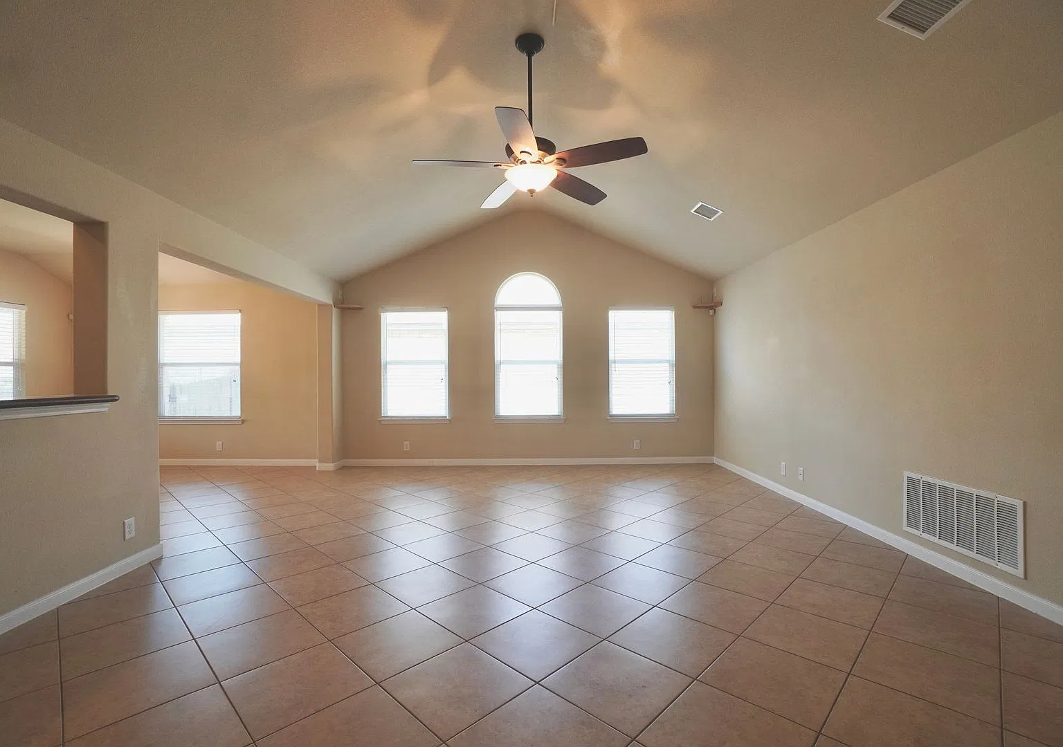 Charming 3 BR / 2 BA Cedar Park Home with Expansive Fenced Backyard — Photo 4