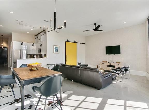 4th image of 207 N Peters St #9