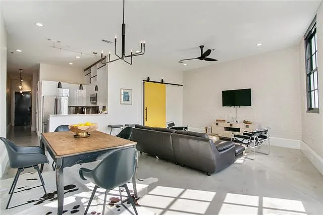 207 N Peters St #5 — Photo 6