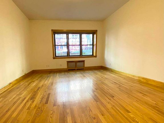 3rd image of 20 W 87th St #1AA