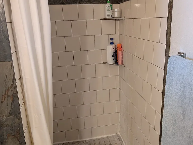 Stall shower