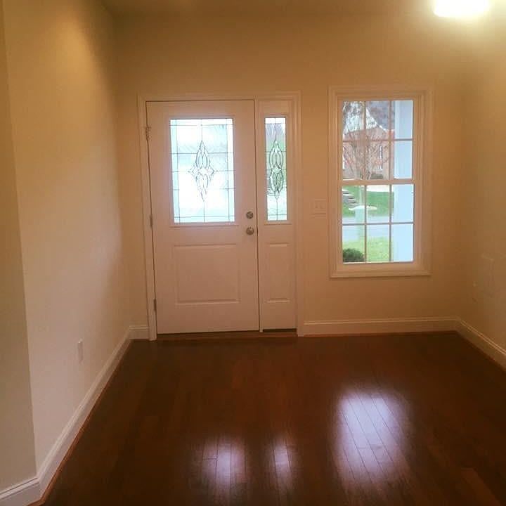 2nd image of 1025 Presidents Ln