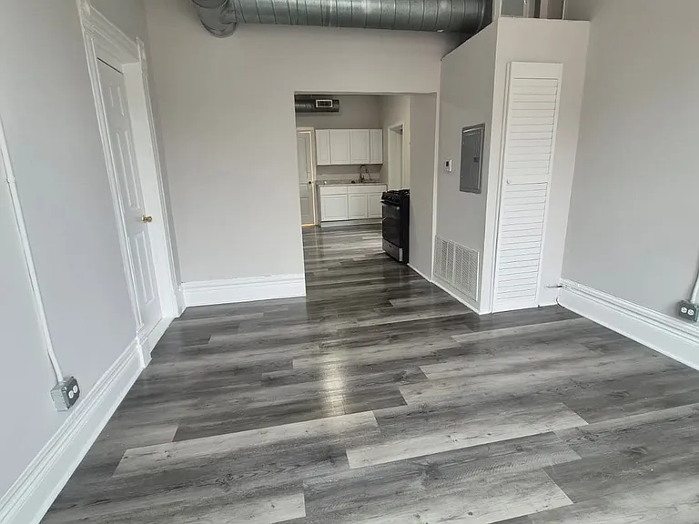 2219 S Oakley Ave #1F — Photo 6
