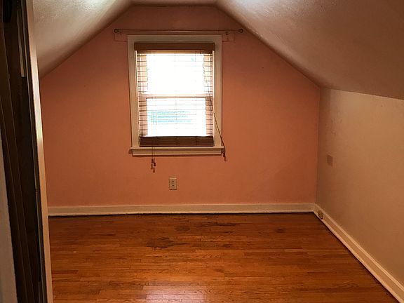 4th image of 137 N Martin Ave