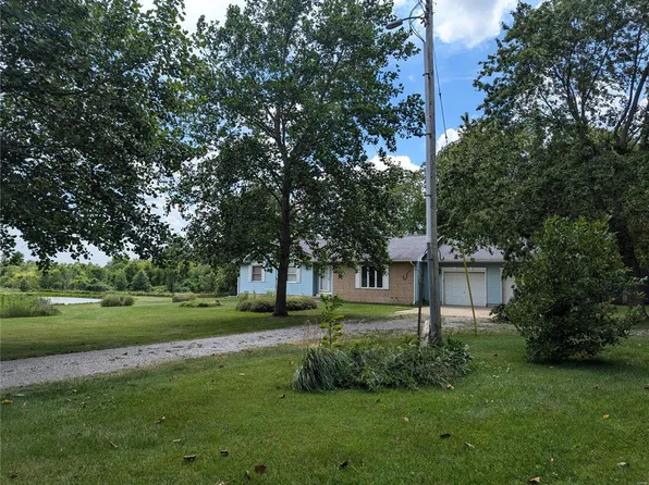 602 Mount Nebo Ave, Greenville, IL 62246