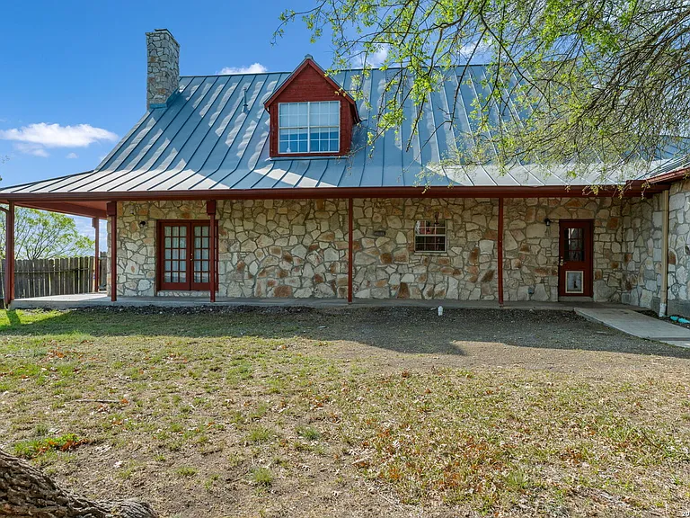 360 Private Road 4619 — Photo 25