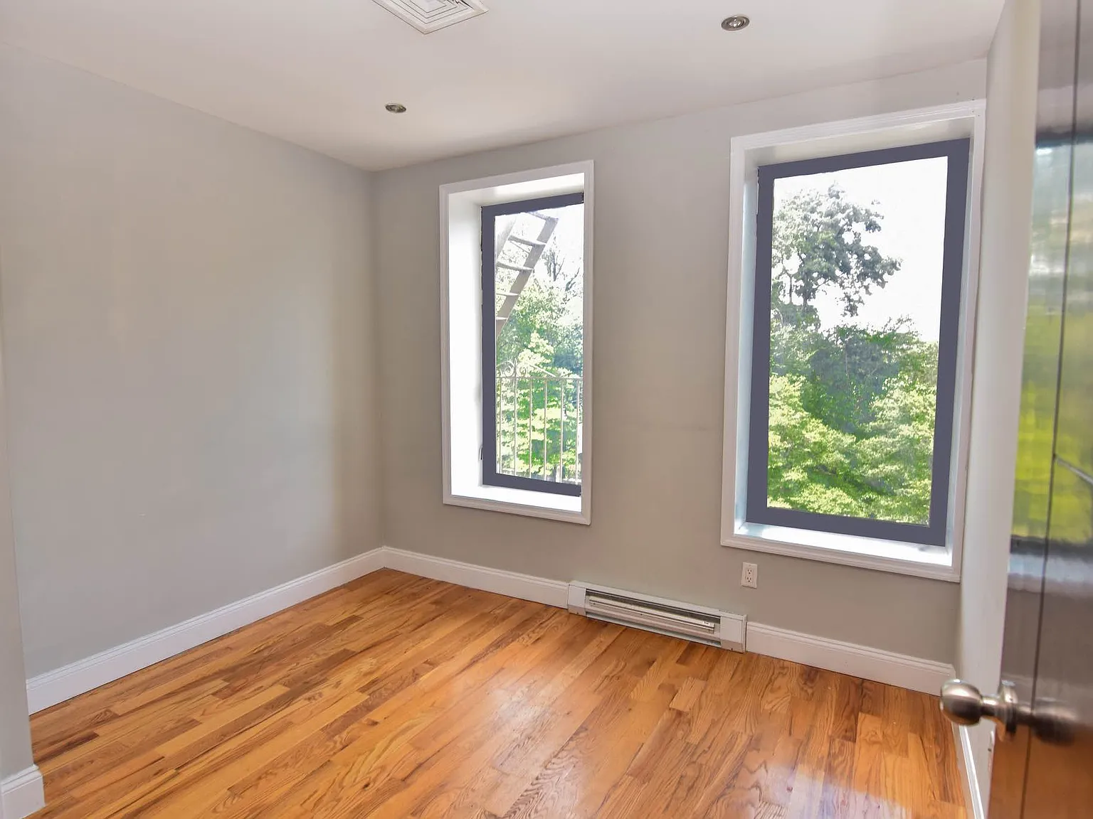 354 Cathedral Parkway — Photo 3