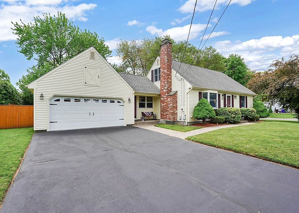 1st image of 39 Oxford Dr