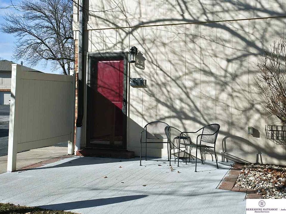 1st image of 811 N 123rd Ct #3CA