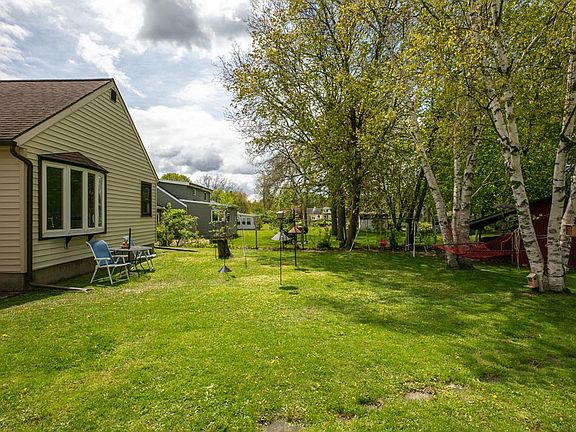 3rd image of 409 Highland Ave